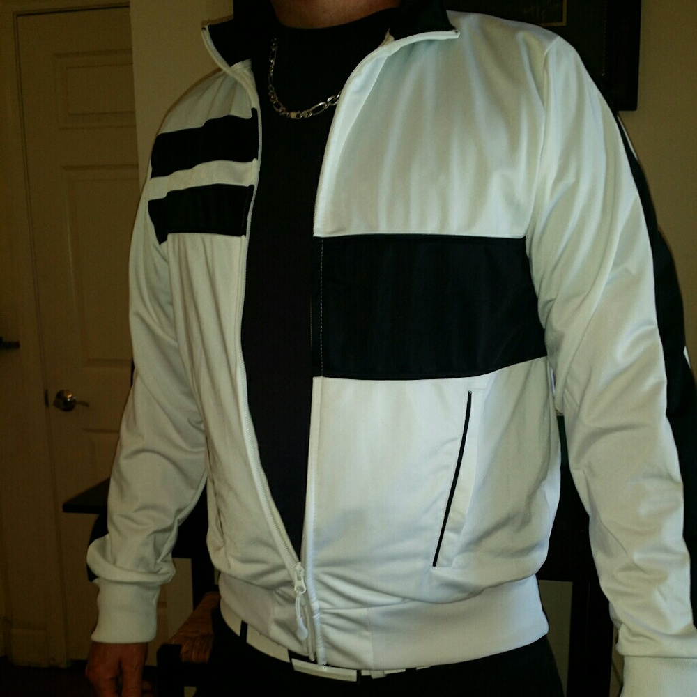Foot Action Men's Jacket...🔥